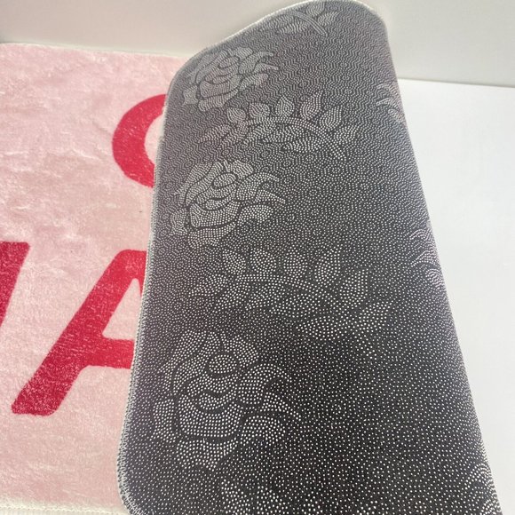 Get Naked Bath mat 20”x31” Brand New No Tag - Picture 7 of 7